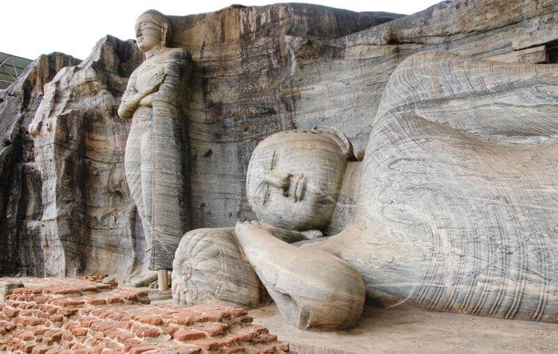 Native Sinhalese defeat the Cholas; new capital established at Polonnaruwa.